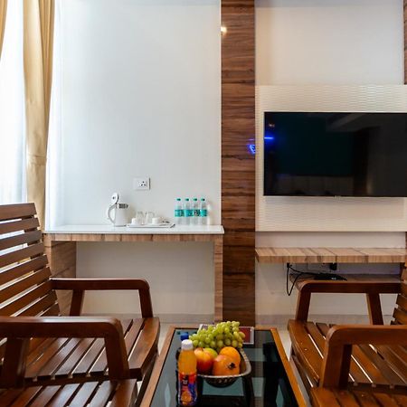 ホテル Sree Bharat Residency Alāndurai エクステリア 写真