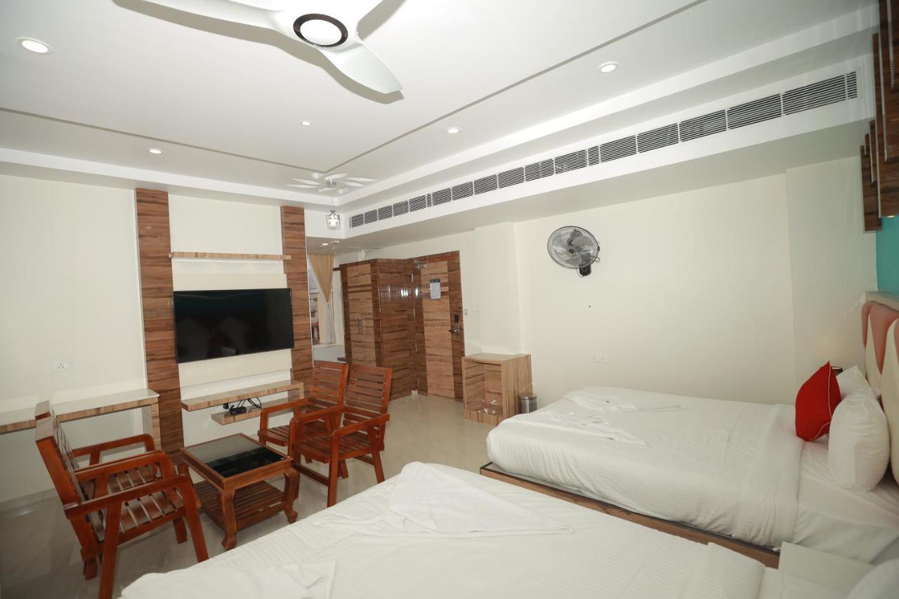 ホテル Sree Bharat Residency Alāndurai エクステリア 写真