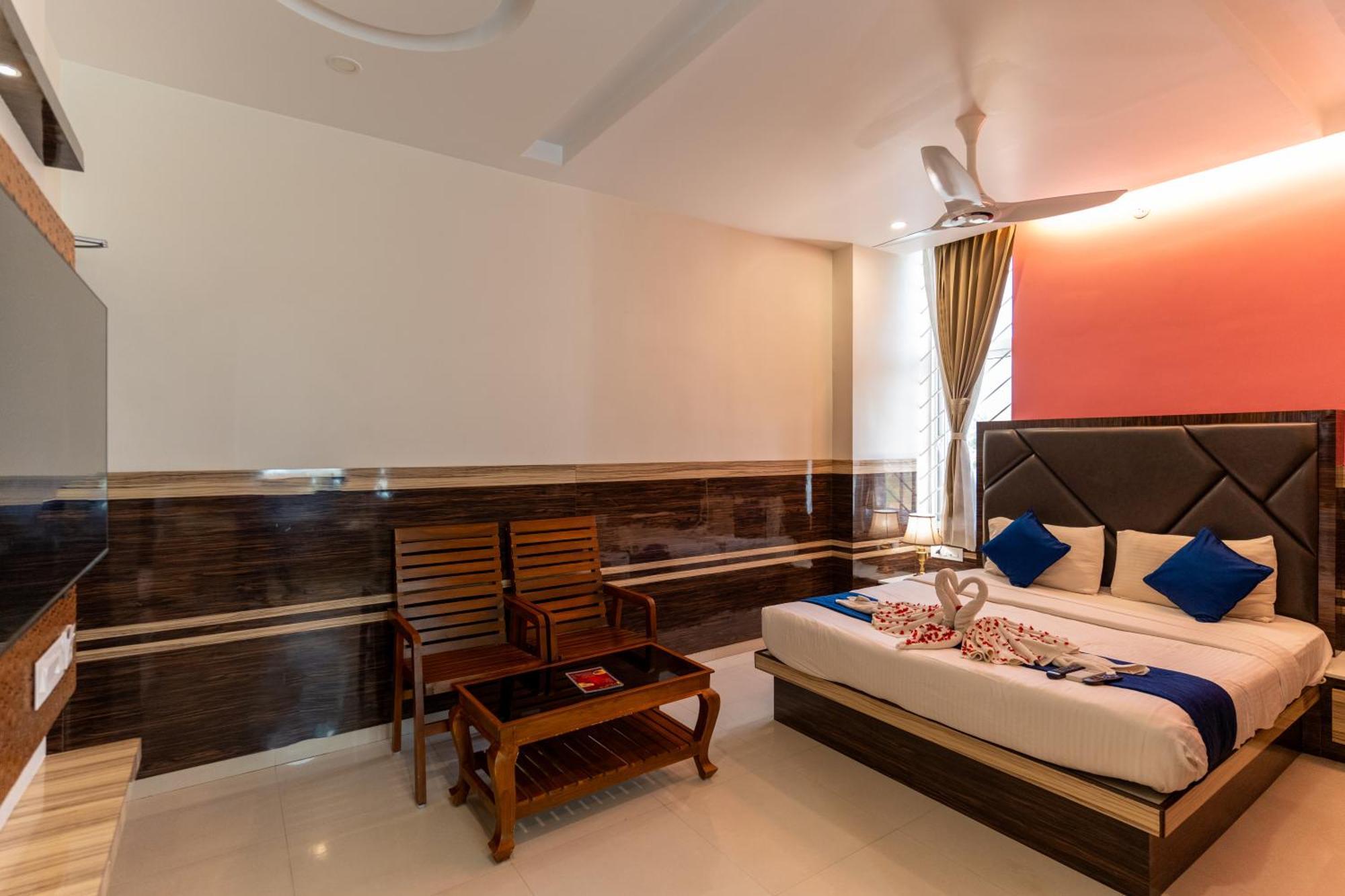 ホテル Sree Bharat Residency Alāndurai エクステリア 写真