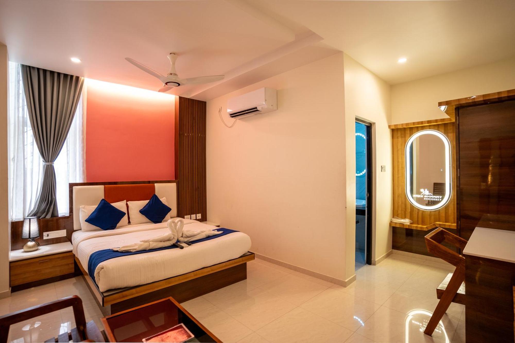 ホテル Sree Bharat Residency Alāndurai エクステリア 写真
