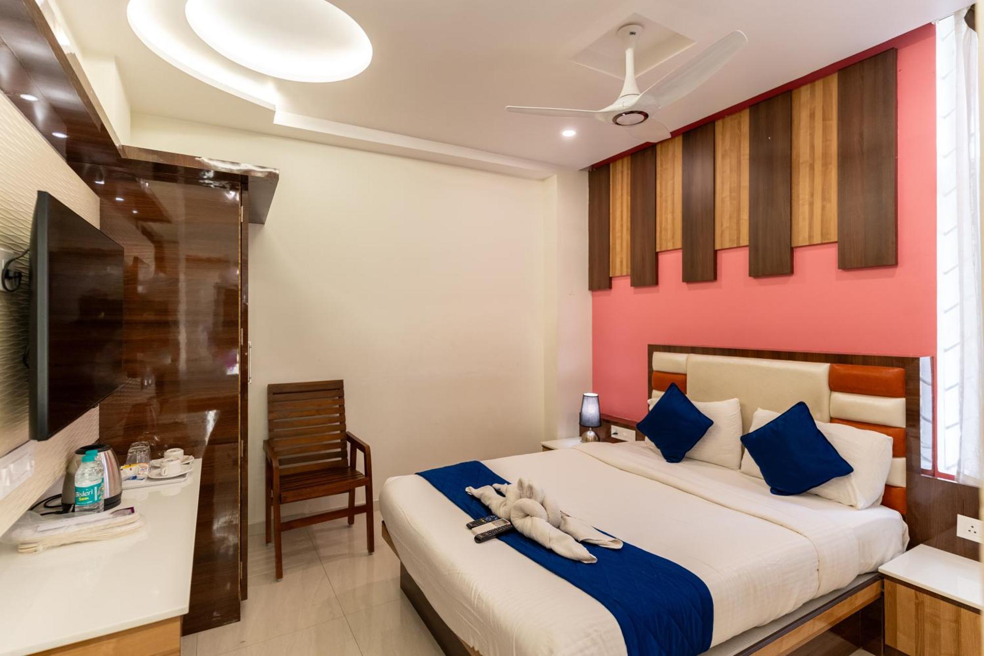 ホテル Sree Bharat Residency Alāndurai エクステリア 写真