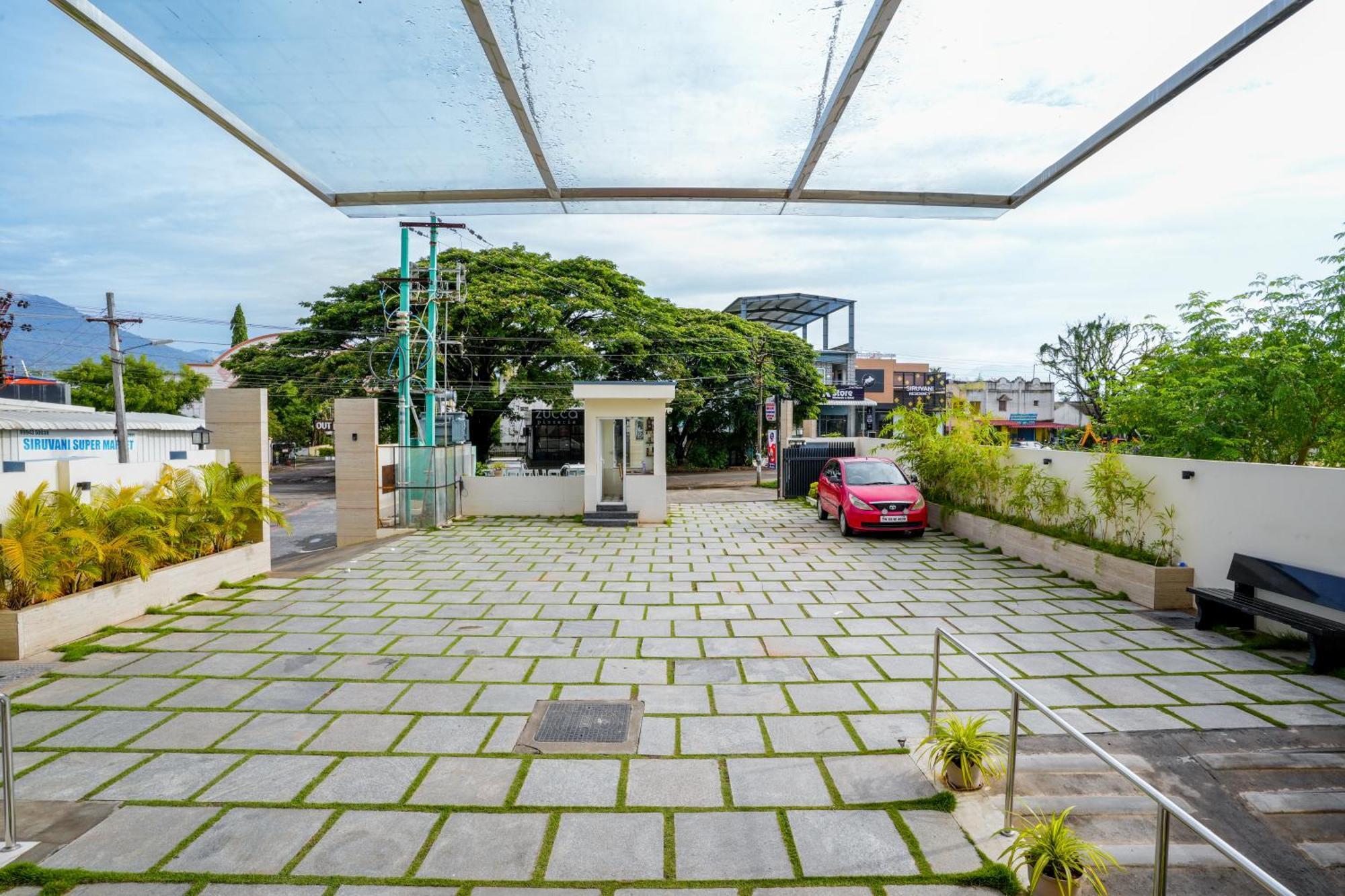 ホテル Sree Bharat Residency Alāndurai エクステリア 写真